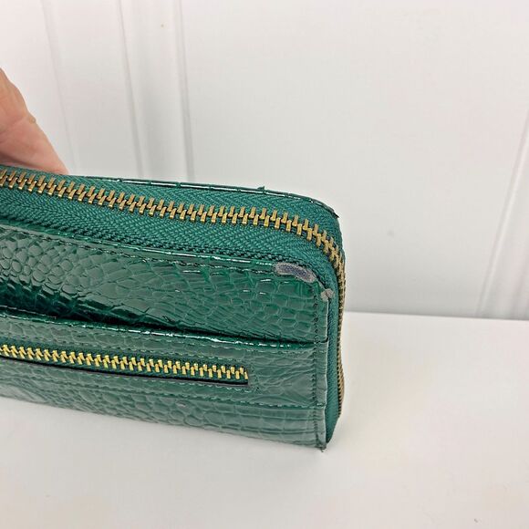 Anne Klein Wallet Women's Green Leather Crocodile Zip Around Gold Charm - Picture 11 of 13
